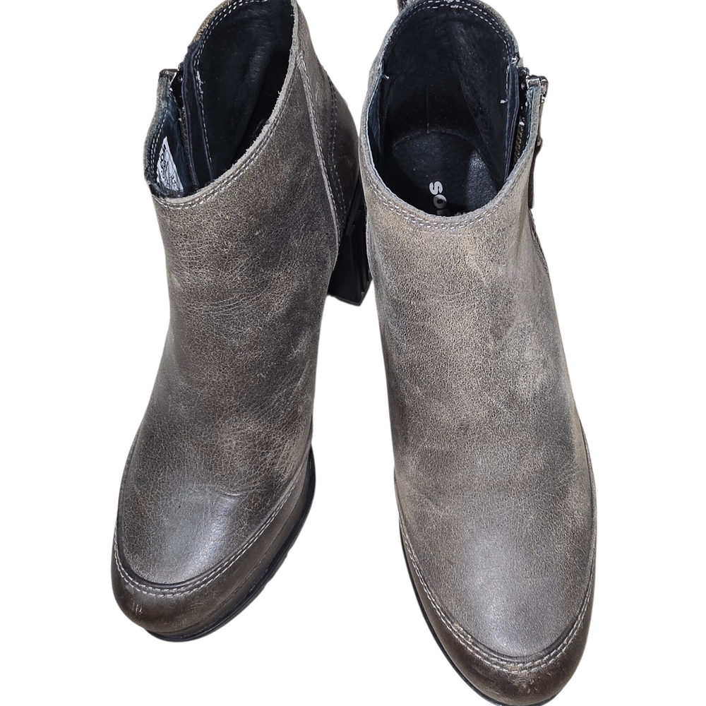 Sorel Gray Olive Ankle Booties.